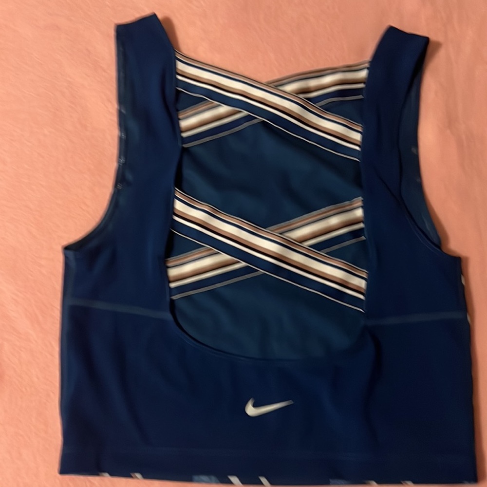 Nike - Picture 2 of 2
